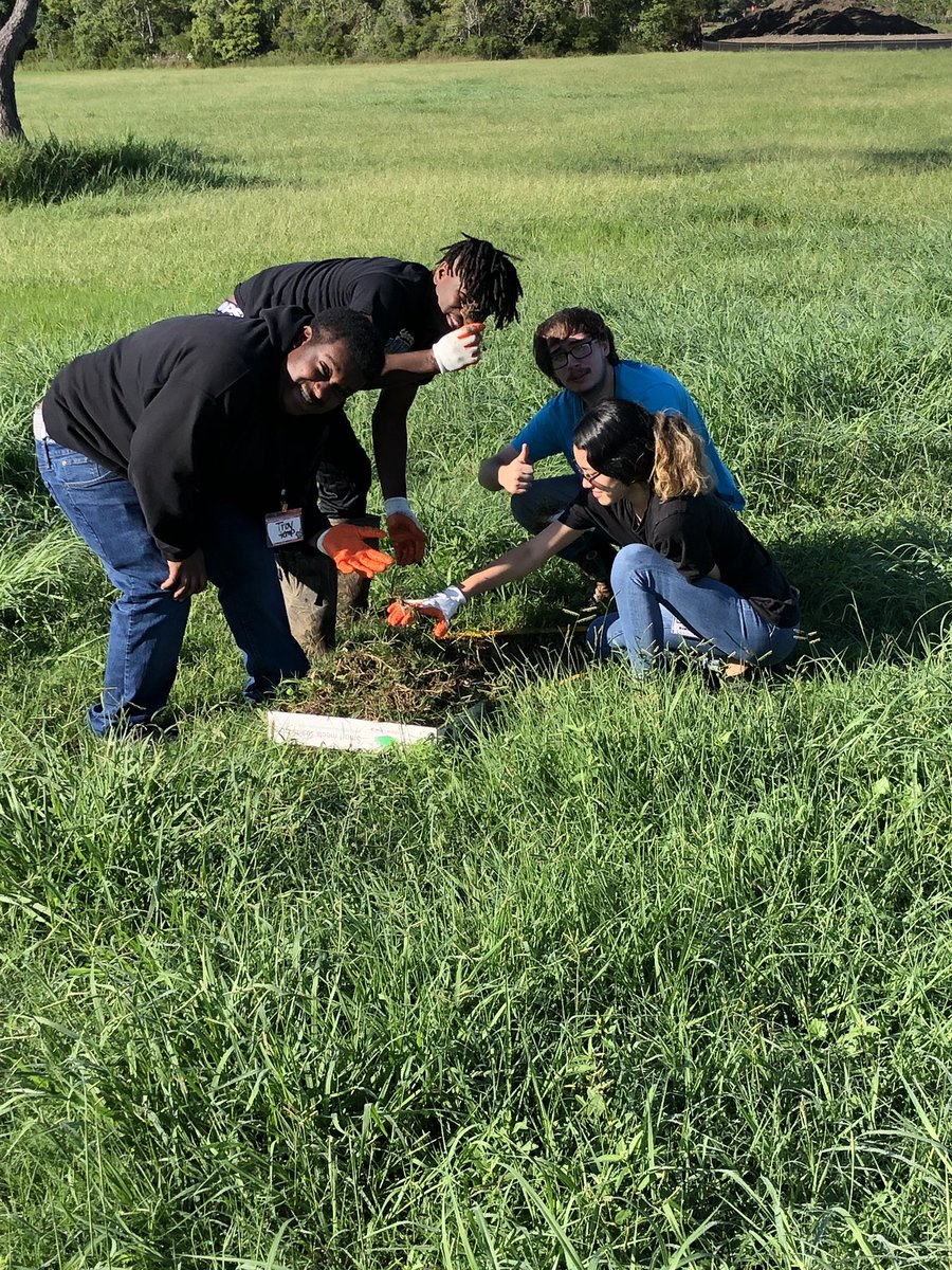 Ag students from the Wildlife, Fisheries, and Ecology Management class at Hitchcock High School taking a wildlife habitat sample.
#hhsworldchangers