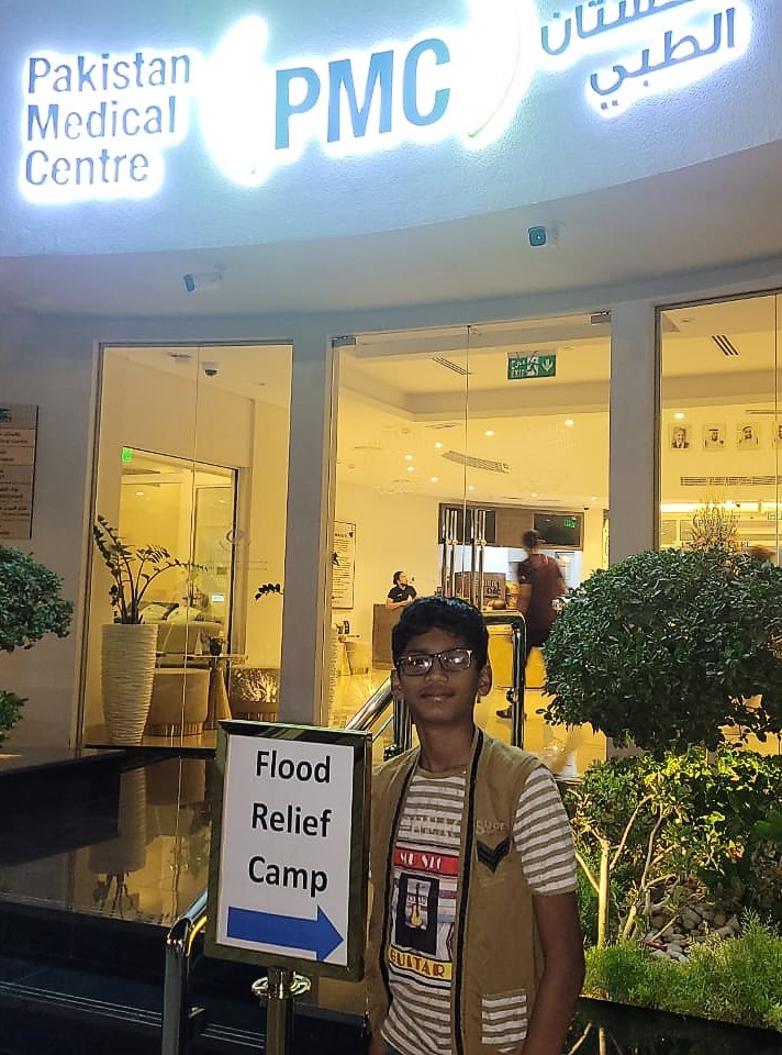 OOB_GEMS's tweet photo. Harith of 8F volunteered at the Pakistan Association Dubai to pack food and other items for the flash flood victims. He also donated grocery kits for the affected people. #GoodRoleModels #Care #OneTeam @GEMSEducation @shjspea https://t.co/pTHl0naLlN