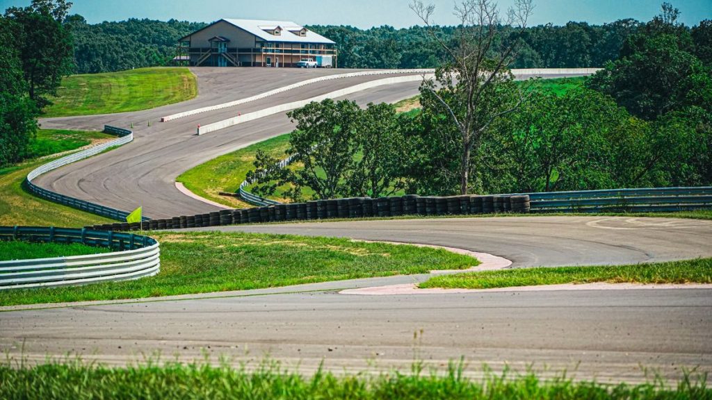 Flyin18T's tweet photo. #VintageRacing #VSCDA VSCDA Ozarks Vintage Festival will be a historic first https://t.co/XGYZKmiVKr https://t.co/fJc78AQEal