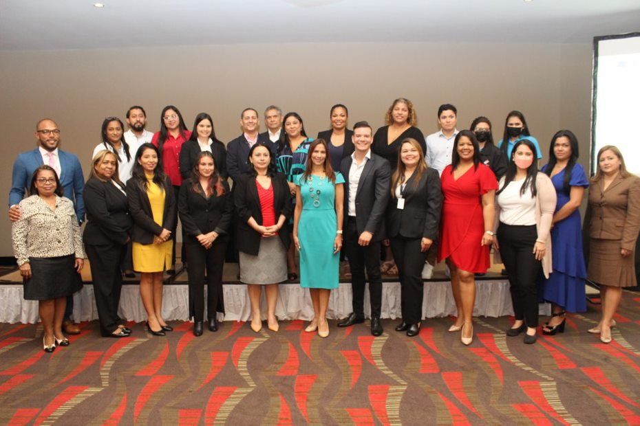 Durante el Foro Buenas Prácticas de Reclutamiento Ético en Panamá🇵🇦 representantes de Gobierno <a href="/MitradelPma/">Ministerio de Trabajo y Desarrollo Laboral</a>, agencias de colocación y sector privado presentaron los avances realizados en el período 2020-2022 ejecutados en <a href="/IRIS_programme/">IRIS</a>

📌Apoya <a href="/USEmbPAN/">U.S. Embassy Panama</a> <a href="/StatePRM/">Bureau of Population, Refugees, and Migration</a>