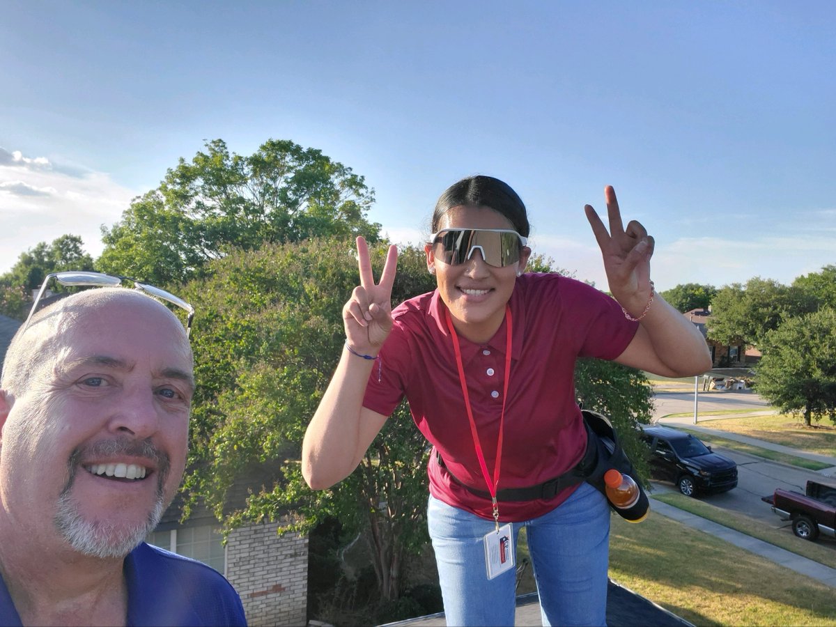 CPRoofingTexas's tweet photo. Throwing you a ✌️for #REDFriday 🇺🇸⁣ https://t.co/gS9pohRMUl