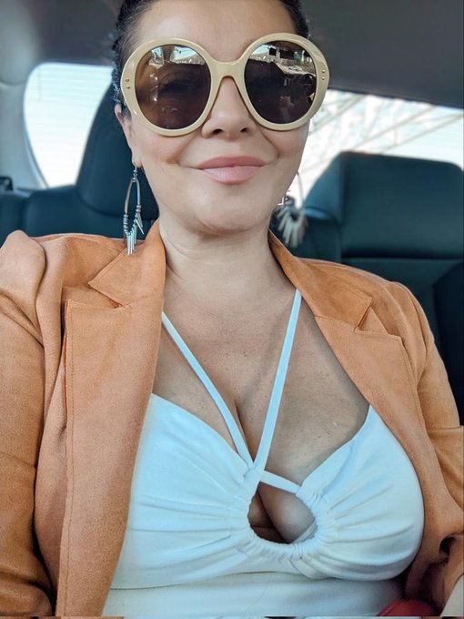 ✈️ Are you sad bc I'm leaving or happy bc I'm arriving? https://t.co/8X85d6aKrr<a href="/tag/askfirst"class="tags"><span>#askfirst</span></a>