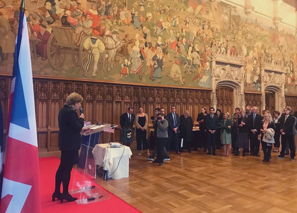 MennaRawlings's tweet photo. Ce soir, j'ai eu l'honneur de prendre la parole lors du lancement de la @WesternFrontWay, un projet commémoratif incroyable et itinéraire pédestre et cycliste de 1000 km qui suit le front occidental de la Première Guerre mondiale.
Merci @VilleArras @FLeturque @AnthonySeldon 🇫🇷🇬🇧 https://t.co/m5bRjBG5Yv