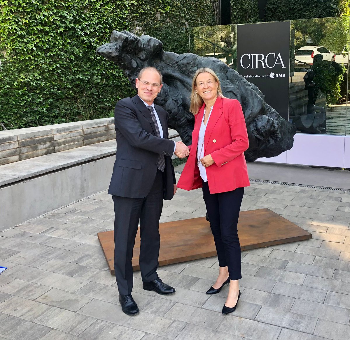 SandraKramerEU's tweet photo. The #EuropeanUnion means business in #SouthAfrica. #EU is South Africa’s largest Trade &amp; Investment partner. Thank you @EUChamber_SSA, German, French chambers for excellent meetings today #TeamEurope #StrongerTogether @EUinSA @Trade_EU @EU_Partnerships @Roberto_EUBXL https://t.co/xqJQBnDTNW