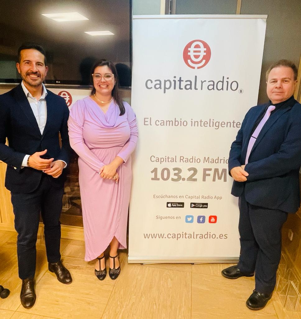 VenegasValorian's tweet photo. Un placer compartir un magnífico momento de radio en @CAPITALRADIOB  con Andrés J. Arenas y Jessica Bayón, hablando del modelo sindical innovador que representa @Fasgaenred y que cada vez está en más empresas y sectores.

#FasgaInnovandoelSindicalismo https://t.co/hAKtNFMODm