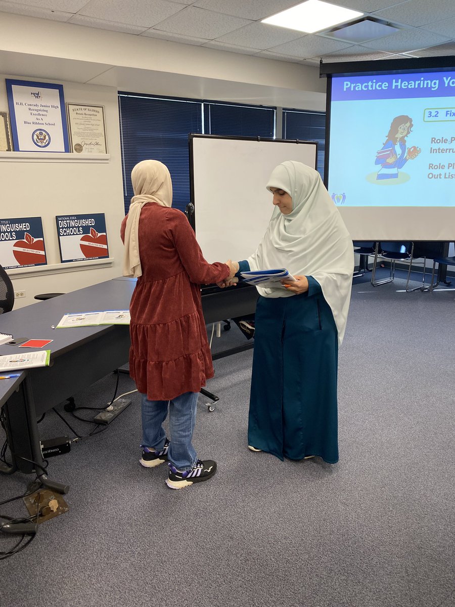 MajchrowiczAnna's tweet photo. Communication that works was the topic of today’s sessions at our workshops for parents @NorthPalosSD117 who enrolled in Parenting Partners @Prntng_Prtnrs Program led by social workers from our district @PPSNPD117 https://t.co/3y93NQlUH2