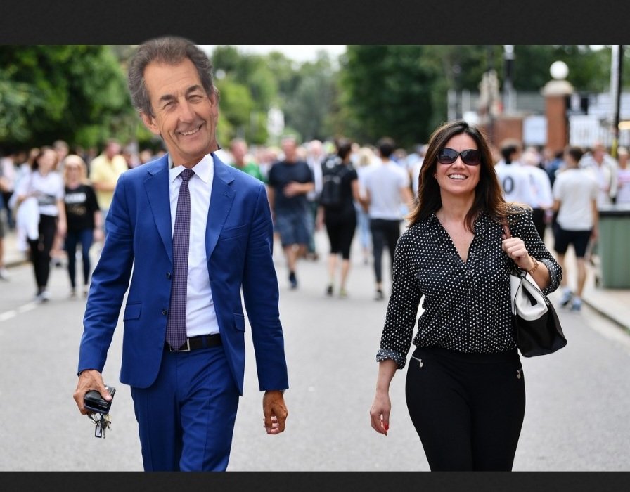 🤣🤣🤣my dad just text me to say that <a href="/Stavros6/">Steve Parrish</a> is going out with <a href="/susannareid100/">Susanna Reid</a> .... wrong Steve Parish.....or is it????