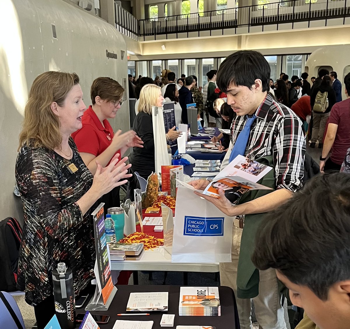 AcademyDevry's tweet photo. DUAA on the path to success! CPS Network 14 College Fair! @ChiPubSchools @network14cps @LauraALeMone https://t.co/iTI3xLGtH2