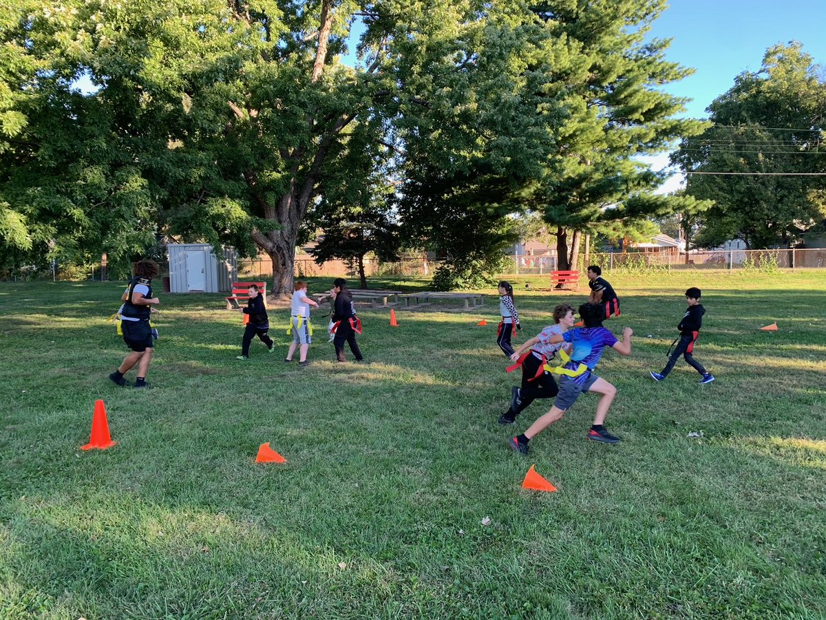 These guys <a href="/MWSU_Football/">Missouri Western Football</a>  are changing lives! 
Lead / Educate / Build = Win!! #OurCity
#GoGriffs #MakeItHappen <a href="/MWSUGriffons/">MoWest Athletics</a> <a href="/MWSU_Football/">Missouri Western Football</a> <a href="/MissouriWestern/">MoWest</a>