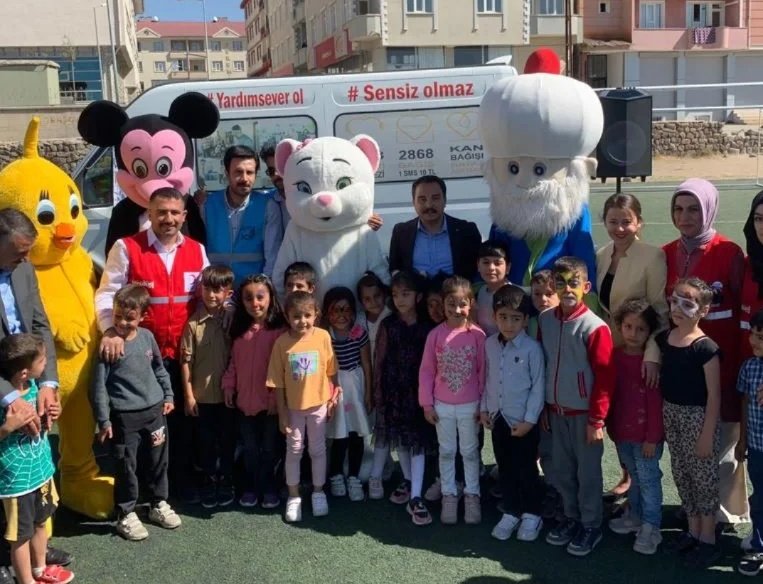 muradiyegovtr's tweet photo. Muradiye Belediyesi, Dünya Çocuk Günü’nde ‘Çocuk Şenliği' düzenledi.

Haberin detayı linkte👇👇
https://t.co/8Dz67P9Dqd

@tcvanvaliligi https://t.co/r2khjYN7sw