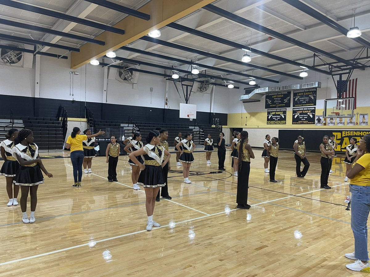 DanceHoffman's tweet photo. @HoffmanMS_AISD Hornets are ready to perform with the amazing Eaglettes @danceatike !!! @AggieAdmin92 @MsD_Burnett @Ms_Gsanchez https://t.co/IQInZeGJA9