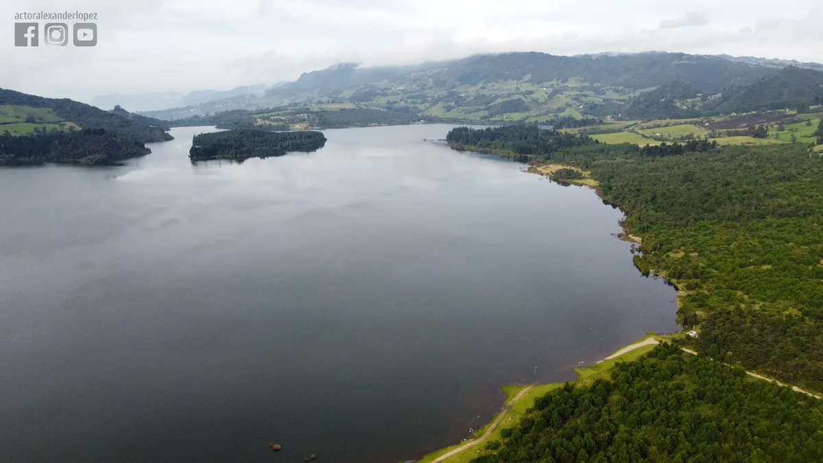 EmpaquePues's tweet image. ¿Cómo se explican un millar de emociones y sentimientos que se encarnan cuando te encuentras en lugares que hacen vibrar cada fibra de tu cuerpo?
¿A ustedes, que los hace vibrar? 🤗
•
#EmpaquePues #vueltaalmundoenmoto #ViajandoxColombia #dejandohuella #viajarenmoto #motorcycle