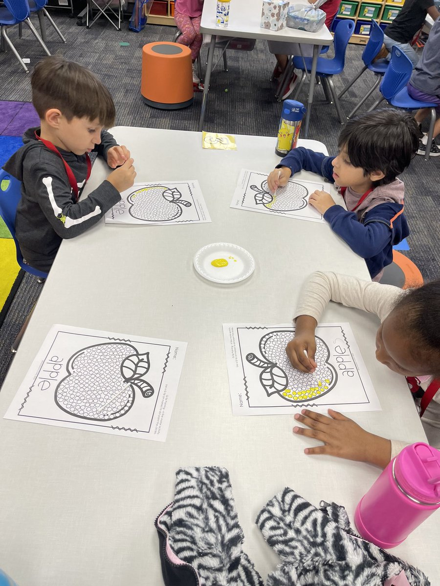 kinderwithmrsa's tweet photo. We had a fun week at school learning about apples! #loweryproud #cfisdspirit #cfisdforall https://t.co/3ntc8AnJeZ