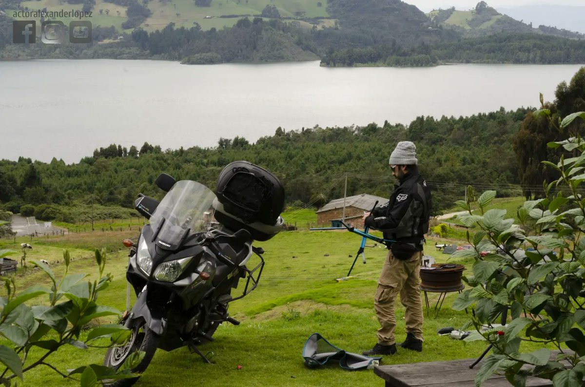 EmpaquePues's tweet image. ¿Cómo se explican un millar de emociones y sentimientos que se encarnan cuando te encuentras en lugares que hacen vibrar cada fibra de tu cuerpo?
¿A ustedes, que los hace vibrar? 🤗
•
#EmpaquePues #photography #video #Suesca #Cucunuba #Neusa #lagunas #embalse #wwfcolombia #pnnc