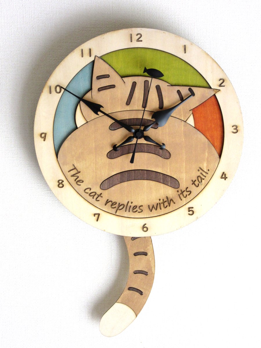 「シッポで返事カラー#こんなん作ってます #手作り  #猫時計 #木工 #猫雑貨 」|NEKO3のイラスト