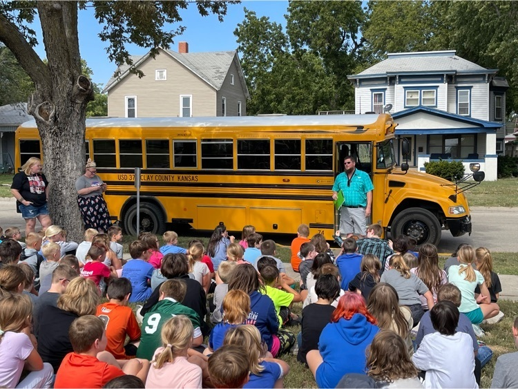 GarfieldBengals's tweet photo. We were so thankful to practice our bus evacuation drill with Mr. McCoy and Mr. Kaufman today. Students were able to learn bus safety, how to exit the bus during an emergency and were able to locate all of the emergency exits. #usd379 #Garfield379 https://t.co/71wY69GBHw