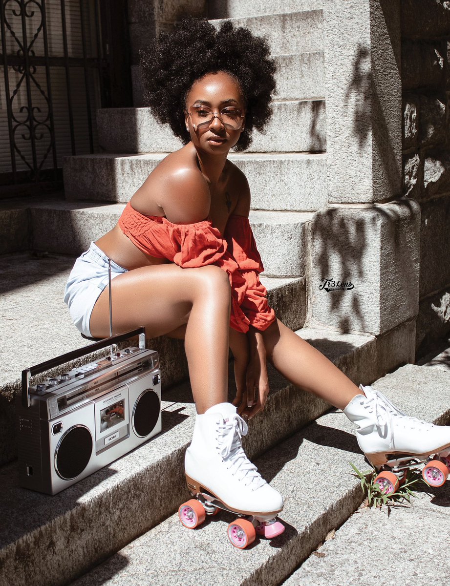 Tr3Lens_'s tweet photo. This is how I roll
.
Muse: @cyanatavae
Magazine: @lattirancemag
.
#gorgeous #photoshoot #photography #dmvmodel #dcmodel #dmvphotographer #nycphotographer #dcmodels #dcphotographer #dmvmodels #model #baltimorephotographer #vaphotographer #rvaphotographer #blackgirlmagic https://t.co/aPcgvS9hBL