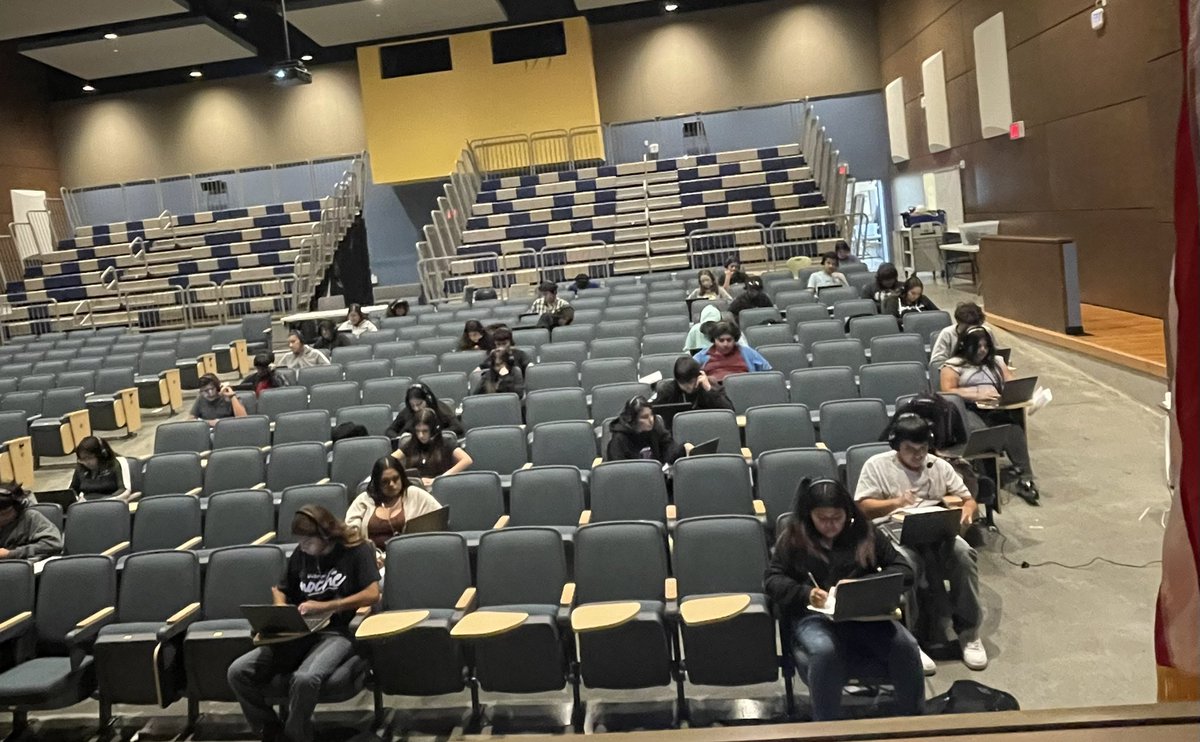 EstherSalazar08's tweet photo. ELD Pre-Assessment at its best!!! Our students fully focused practicing listening and speaking skills, learning about their TELPAS scores, and the new assessment!ππ§π―πβοΈ#TheMilbyWay #SummitK12Ready @rpena3kr @Milby_HS @HISDMultiPrgms @monreal_sonya @rjcoronados1 @MissNancyML https://t.co/M2NB2pmOZh