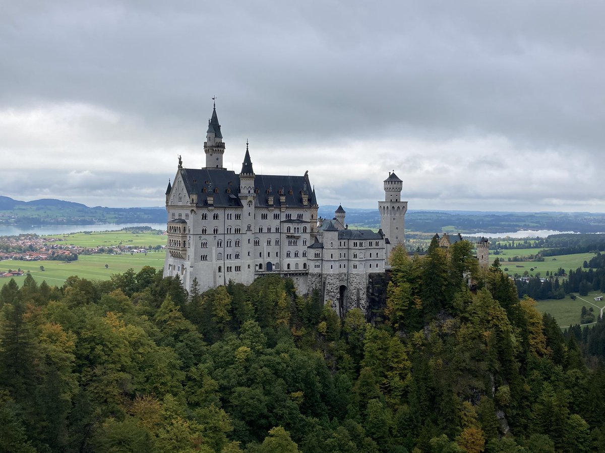 ドイツの酒場で 日本人か ノイシュヴァンシュタイン城に行くのか と聞かれた 日本の植民地 らしい Togetter