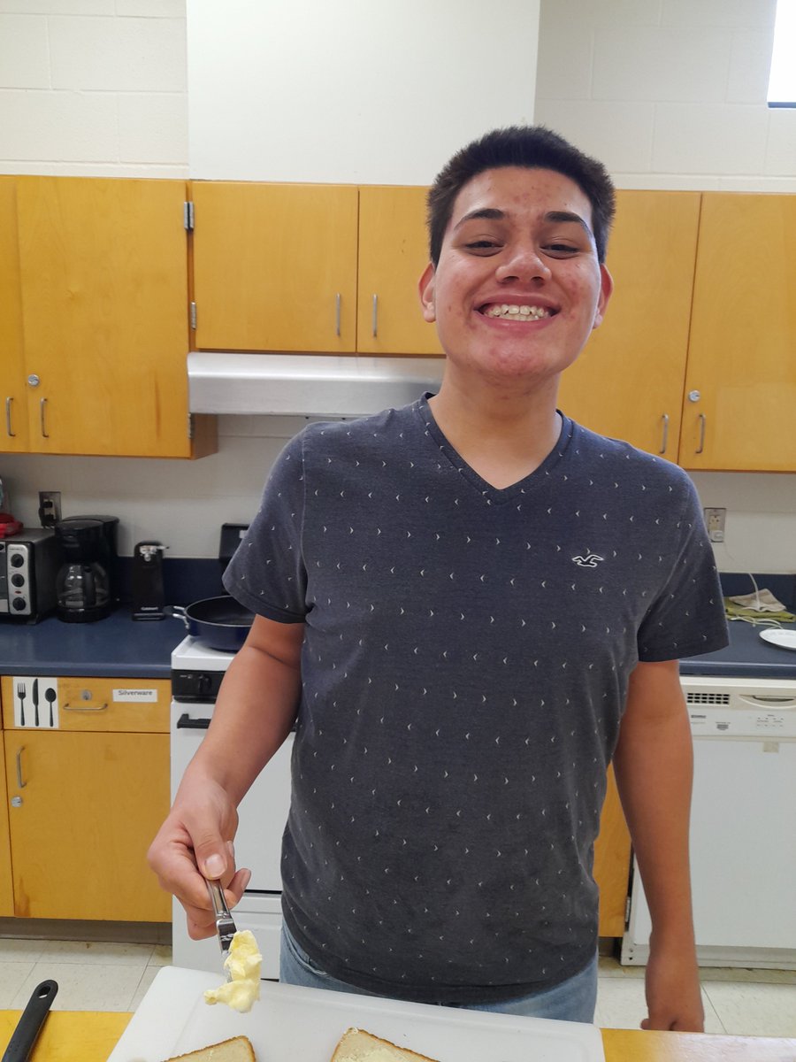 NISD_Tim_Shuff's tweet photo. Fridays are great when spent with friends. In TL Phase 3, we bond over the experience of preparing and sharing snacks (today's choice: nachos) @NISDReddix https://t.co/CeklYqWVio