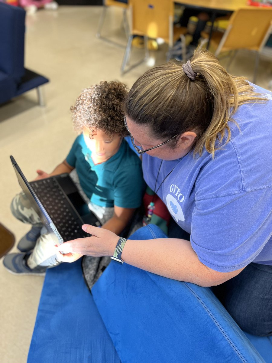 Kelly_Mahaffey_'s tweet photo. 🌎📚Ms. Henson’s 5th graders at Monaview Elem kicked off the Global Read Aloud this week! We learned about Christian Robinson and our connecting class in North Carolina. We made a meet me video for our new friends to learn about us!🌎 #MonaviewMoments #Monaviewonthemap #GRA22 https://t.co/wlsaYEdBNn