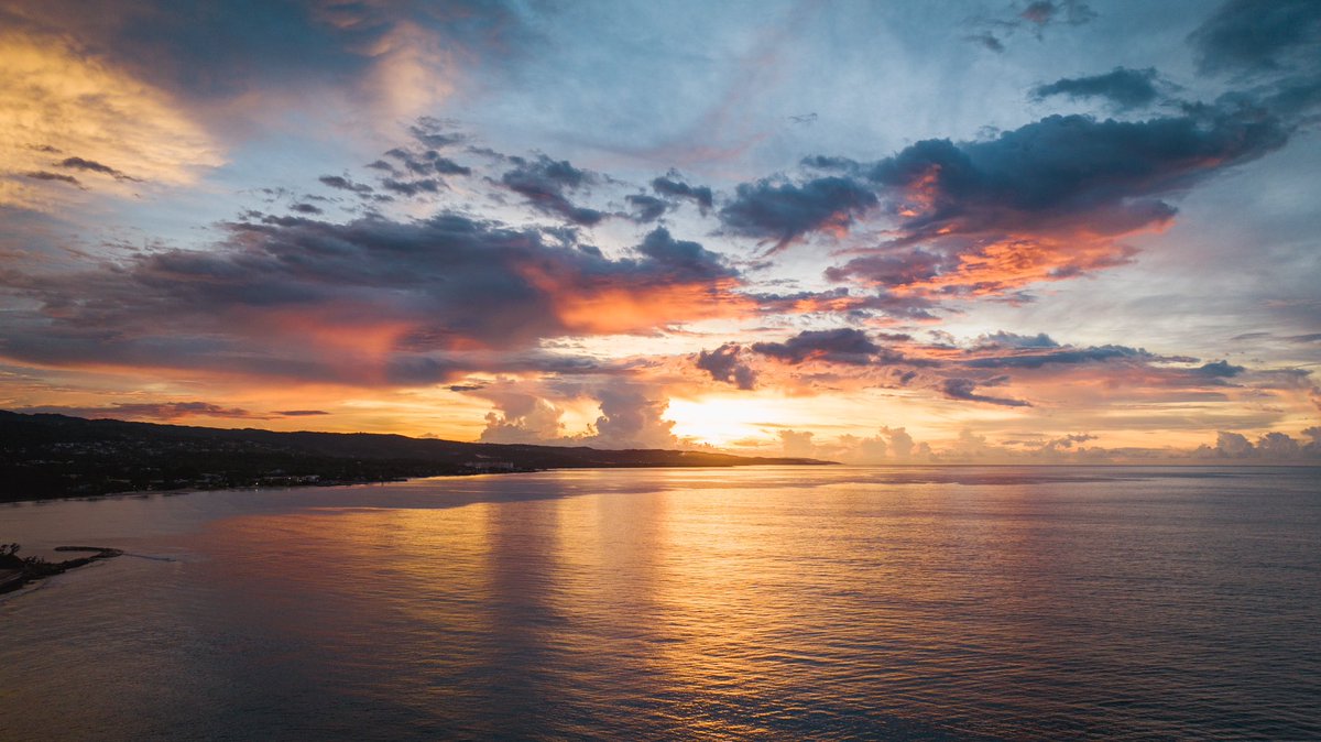 IMPShoot's tweet photo. Jamaican Sunset shot with a @DJIGlobal Mavic 3 https://t.co/0IF33Eu8LF