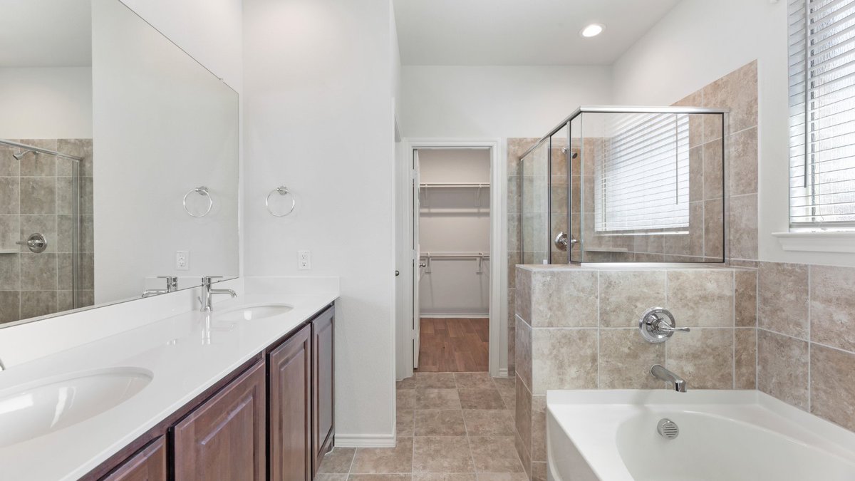 ImpressionHomes's tweet photo. #newhomeforsale in Celina, TX!

1752 Emilia | Greenway

1-Story | 3 Bedrooms | 2 Bathrooms | 1,578 Square Feet | Covered Front Porch | Large Pantry | Covered Patio

Contact #impressionhomes at (817) 857-4555 or visit us online for more information: https://t.co/bNPwEG4L8U https://t.co/d5bwe1M1QN
