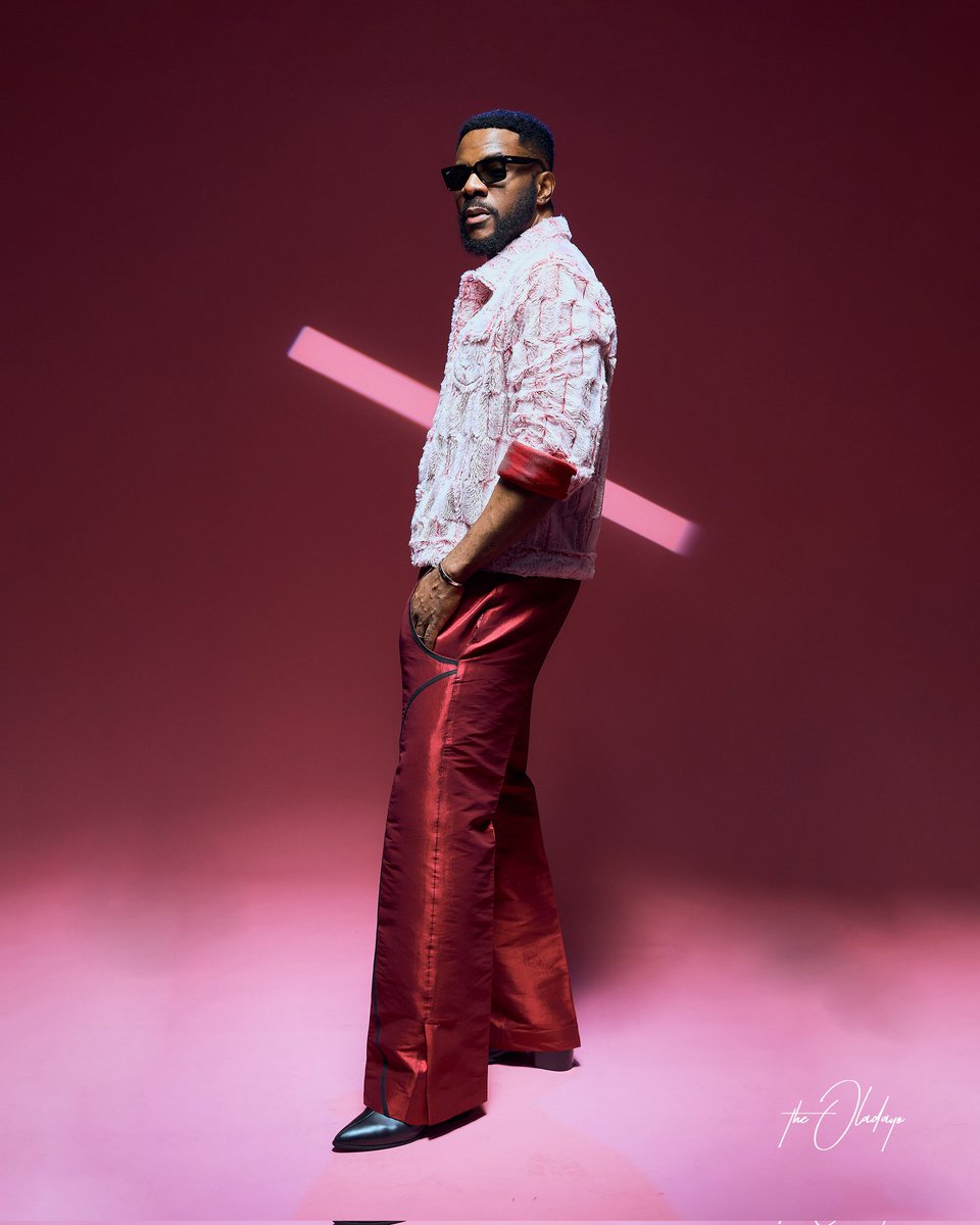 Ebuka's tweet photo. Going into the #BBNaija Level Up house right now to hang out with the finalists. But can I really visit the house and leave empty handed? Watch... 😇 

Outfit: @Temitayonathan
Photos: @theoladayo https://t.co/paobBq6UYj