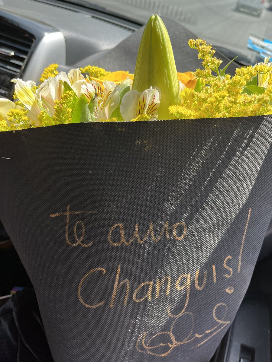 velasco_queta's tweet photo. Florecitas para mi bebรฉ, sรณlo por que siโฆ ๐ผ๐ผ๐ผ
#chims
#chimichanga
Pd. No le digan que le dije bebรฉ ๐ https://t.co/RmcA27DDUj