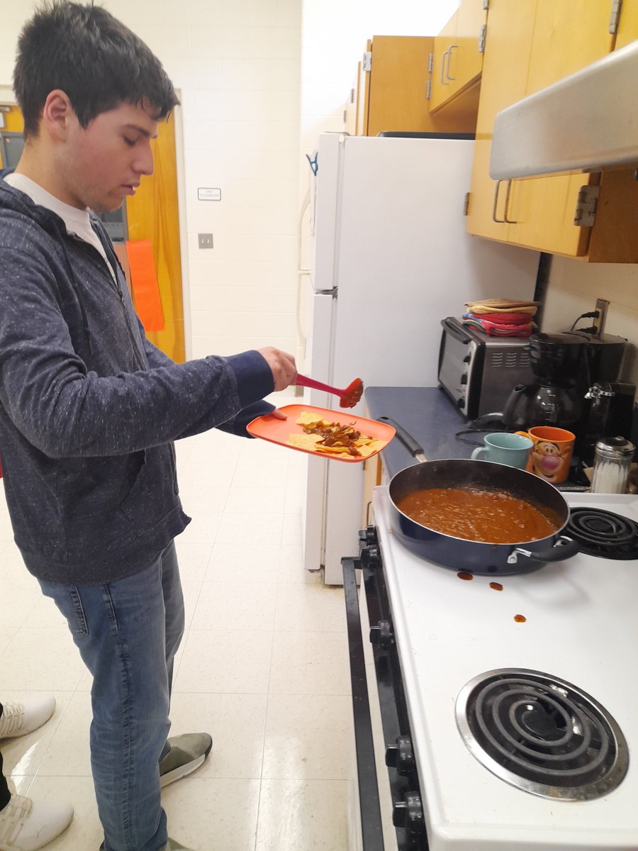 NISD_Tim_Shuff's tweet photo. Fridays are great when spent with friends. In TL Phase 3, we bond over the experience of preparing and sharing snacks (today's choice: nachos) @NISDReddix https://t.co/CeklYqWVio