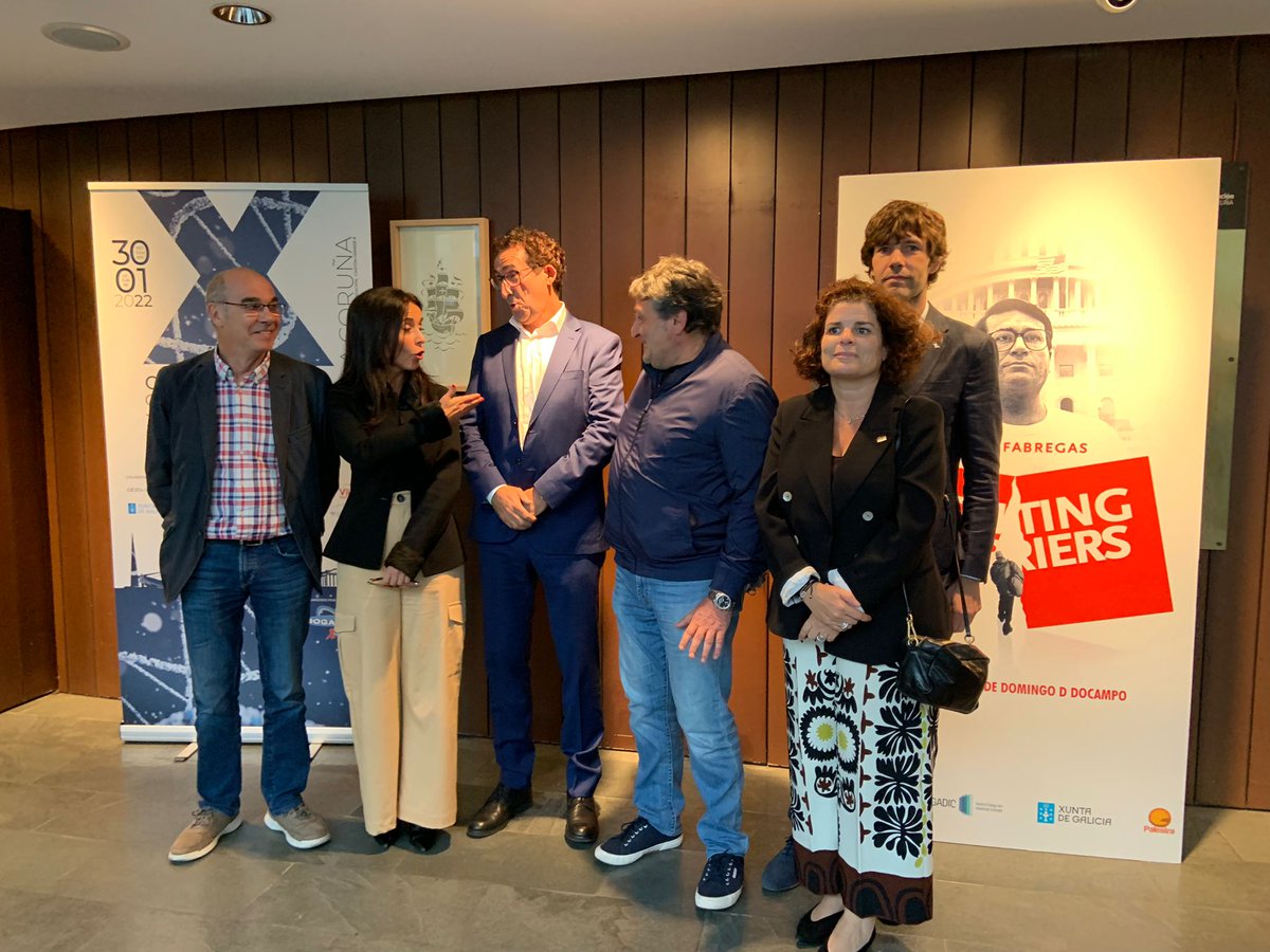 DelegGobGAL's tweet photo. 📽 @MRivasL asiste en el @TColonCoruna a la presentación del documental 'Tomás Fábregas. Fighting Barriers', que descubre la historia del activista coruñés en el marco del congreso anual de @sogaisida 
#FightingBarriers #TomasFábregas https://t.co/d36boE7bXl