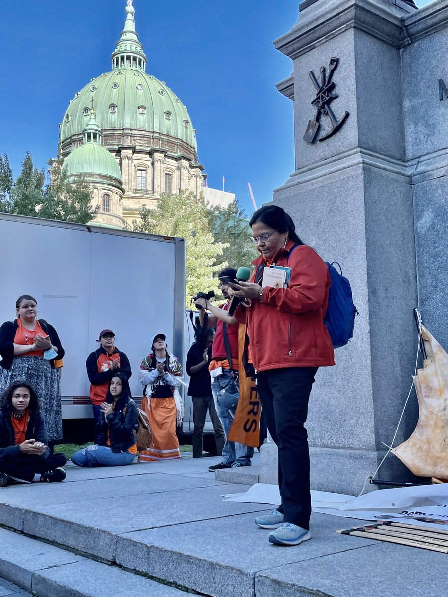 MarieEveClaude's tweet photo. « Le Canada aime ses indiens touristiques » -Dixit la poète Maya Cousineau Molen #Weremember #everychildmatters https://t.co/jLJMxERNBe