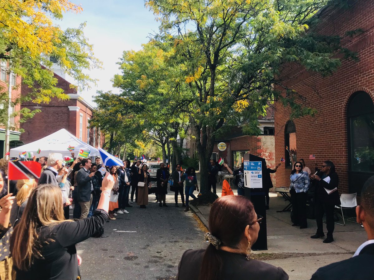 Congratulations to our friends and partners at the Center for Hope and Healing on their new Hurd street home! We were thrilled and inspired to celebrate their success (and catch up with so many Lowell CHC alumni!) at today’s ribbon cutting.