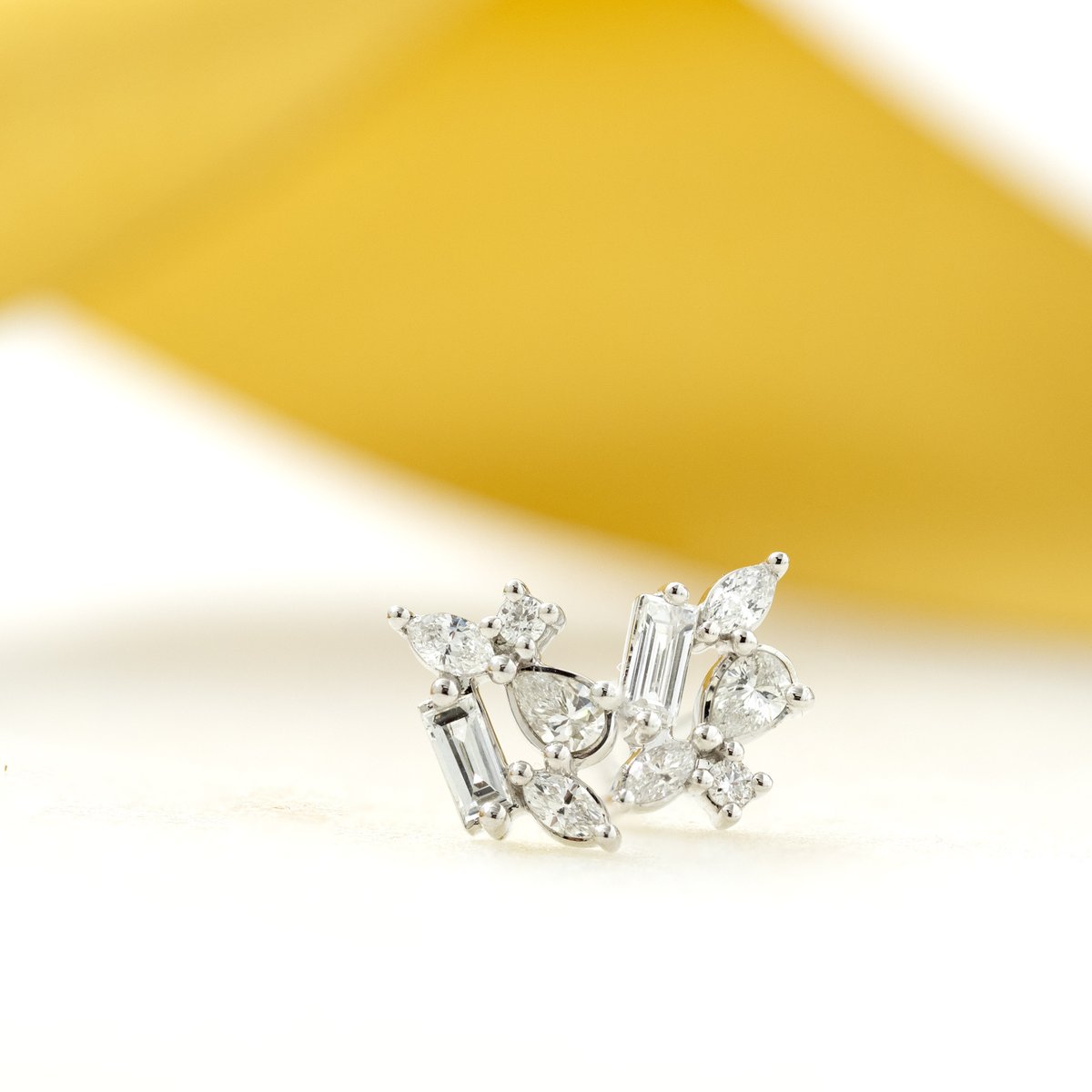 TheDiamondRoom's tweet photo. Dainty, delicate, timeless ✨
#thediamondroom #siouxfallsjewelr #yourloveyourstory #diamonds #diamondearrings https://t.co/gbughwcOrc