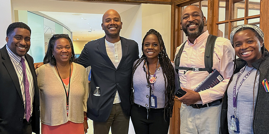Winsor School (@winsorschool) on Twitter photo From left to right: Winsor's Director of Community and Inclusion Julian Braxton, along with Head of Lower School Sharon Jones Phinney, pose with Dr. <a href="/PenielJoseph/">Dr. Peniel E. Joseph đź‡đź‡ąđź‡şđź‡¸</a>, and teachers from <a href="/BostLatinSchool/">Boston Latin School</a> after Assembly.
Read more: winsor.edu/news-detail?pk… From left to right: Winsor's Director of Community and Inclusion Julian Braxton, along with Head of Lower School Sharon Jones Phinney, pose with Dr. <a href="/PenielJoseph/">Dr. Peniel E. Joseph đź‡đź‡ąđź‡şđź‡¸</a>, and teachers from <a href="/BostLatinSchool/">Boston Latin School</a> after Assembly.
Read more: winsor.edu/news-detail?pk…