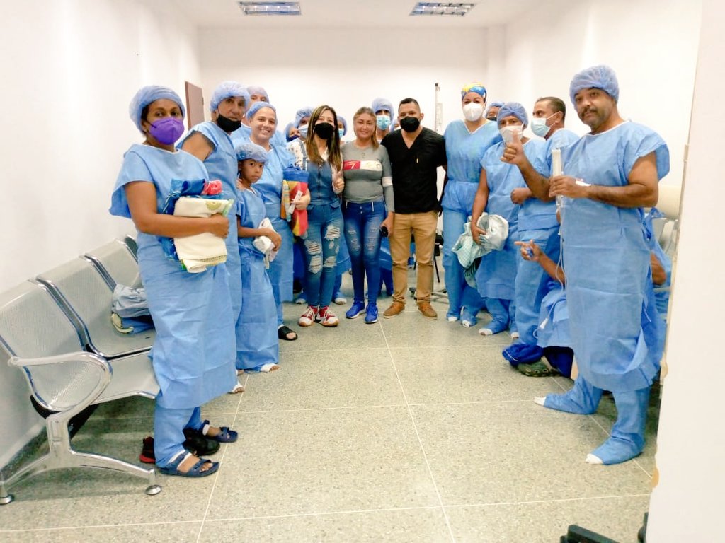 FeliciaIvss's tweet photo. Gracias a Nuestro Pdte @NicolasMaduro, Ministra de Salud y Pdta del IVSS @MagaGutierrezV y apoyo de Gob @ErnestoLunaPsuv. Continuamos con 2da fase del Plan Nacional Quirúrgico en el @FeliciaIvss. Durante 03 días se intervienen 100 pacientes de cirugía de baja complejidad. ❤️❤️ https://t.co/udidTtufpn