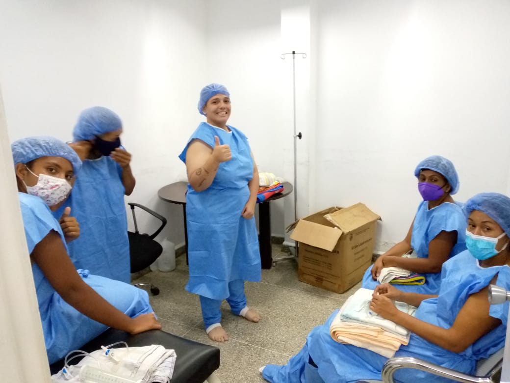 FeliciaIvss's tweet photo. Gracias a Nuestro Pdte @NicolasMaduro, Ministra de Salud y Pdta del IVSS @MagaGutierrezV y apoyo de Gob @ErnestoLunaPsuv. Continuamos con 2da fase del Plan Nacional Quirúrgico en el @FeliciaIvss. Durante 03 días se intervienen 100 pacientes de cirugía de baja complejidad. ❤️❤️ https://t.co/udidTtufpn