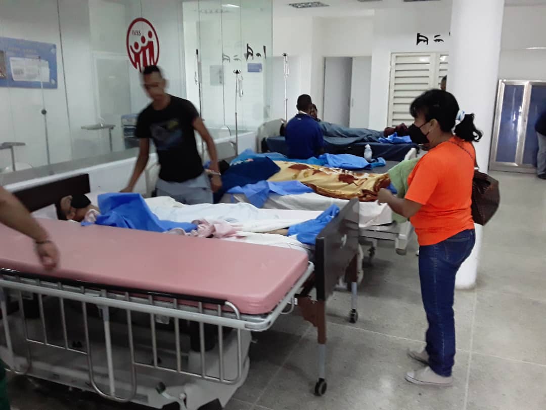 FeliciaIvss's tweet photo. Gracias a Nuestro Pdte @NicolasMaduro, Ministra de Salud y Pdta del IVSS @MagaGutierrezV y apoyo de Gob @ErnestoLunaPsuv. Continuamos con 2da fase del Plan Nacional Quirúrgico en el @FeliciaIvss. Durante 03 días se intervienen 100 pacientes de cirugía de baja complejidad. ❤️❤️ https://t.co/udidTtufpn
