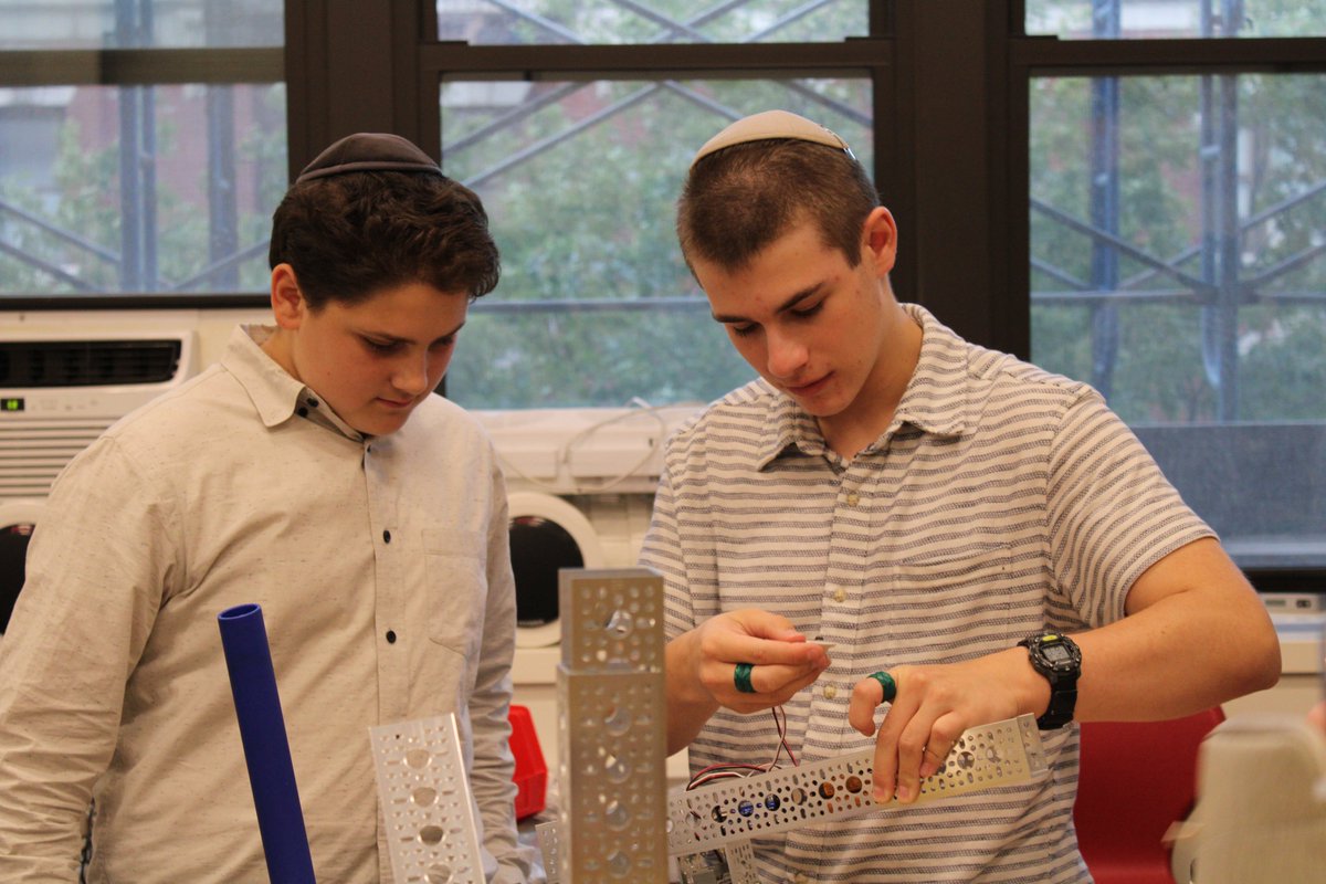 Hey everyone, guess who's tweeting again! Follow for some awesome robot updates!
#FirstTechChallenge #OMGrobots 
<a href="/FIRSTweets/">FIRST</a> <a href="/FTCTeams/">FIRST Tech Challenge</a> <a href="/goBILDA/">goBILDA</a>