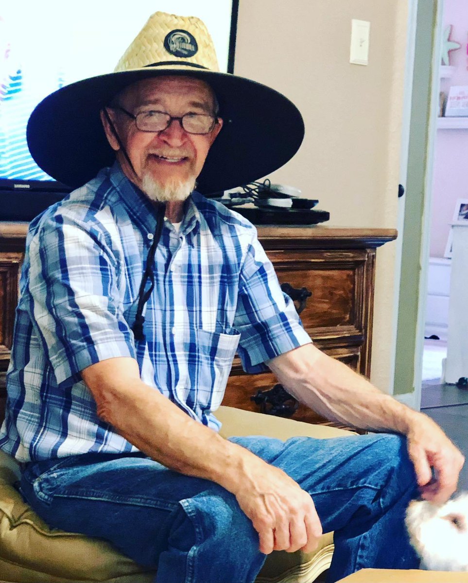 LBarnett98's tweet photo. Life sucks, I miss you Grandpa. https://t.co/qdPOZt3aEN