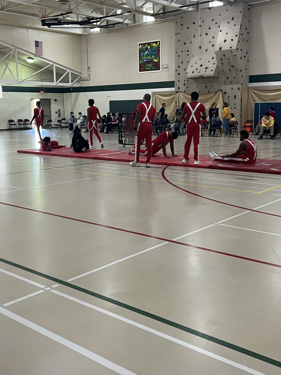 SEDOL_IL's tweet photo. Some very special and high flying guests visited @CydLashAcademy today. Thank you, Jesse White Tumblers, for showcasing your incredible athleticism, focus, and teamwork with our students and staff. It was great to see principal @MagnaPamela join in the performance!  @SEDOL_IL https://t.co/gnGMwrKb0b