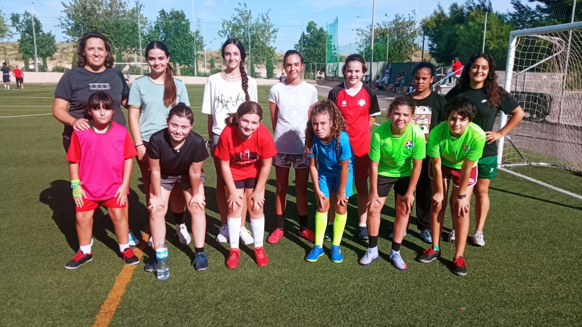 ‼️MENUDO EQUIPAZO ESTAMOS PREPARANDO‼️

💪🏼La plantilla de nuestras féminas se va apmpliando, en cada entrenamiento se crecen y nos dejan alucinad@s con su calidad. ⚽🥅😊

💙VEN AL C.D. LAPUERTA, DONDE VIVIMOS EL FÚTBOL CON PASIÓN 💙

#yosoydeLaPuerta
cdlapuerta.es