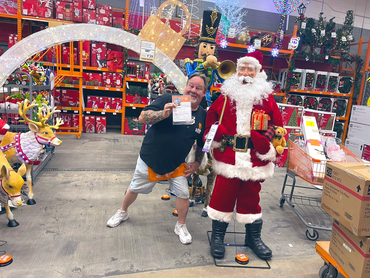 KymmKymmm's tweet photo. 🚨 HOMER ALERT 🚨 Shouting out Mike Kelly from the MET. On top of servicing our bays, he also provides excellent service to our customers. Thank you Mike for living our values! @GAINESVILLEHD @FerdiMongo @calebconnellTHD @SMaurice2 @KaliTerryTHD https://t.co/J22tN1RFvd