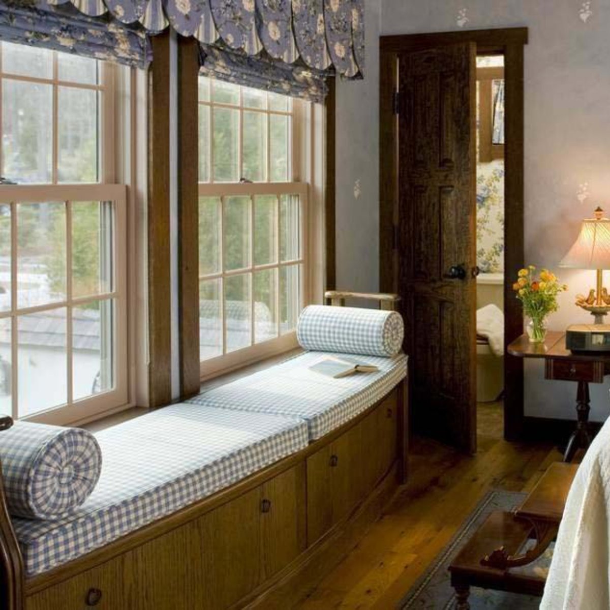 A cozy spot to read, forget about your worries, and lose all the stress. Something only found here at The Inn at Bowman's Hill.