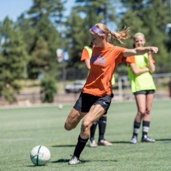SCdelSol's tweet photo. 🚨 ALUMNI SPOTLIGHT 🚨

@MeganBrouse with her team leading 6th goal, in 10 games for @CoastalWSoccer ⚽️

We’ve seen that technique somewhere before 🧐

◼️◼️◼️◼️ https://t.co/cW8H1mWILk