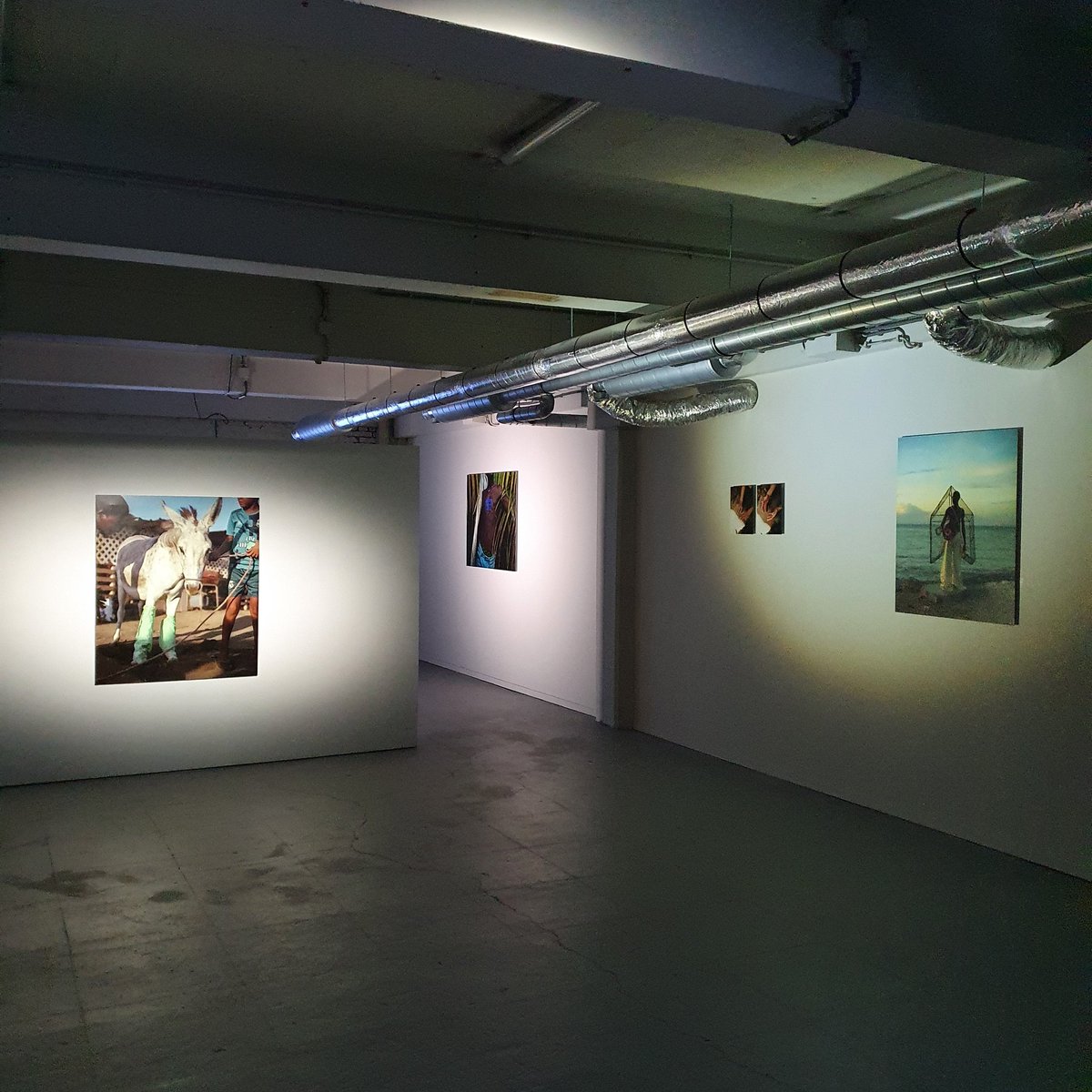 Wil je meer zien van Kevin Osepa? Zijn tentoonstelling Klof, Bario di Spiritu is nog t/m 23 oktober te zien op het BredaPhoto Festival ✨️ #TheatreofDreams #Goudenkalf