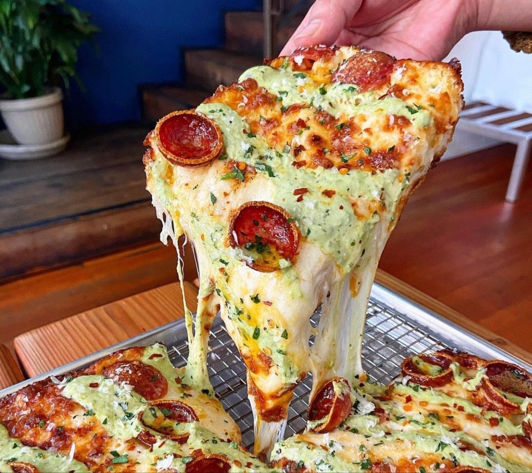 Getting ready for the final weekend of the regular season and I am craving the JLIN from @squarepieguys. 

As you get ready to watch Giants baseball this weekend, make sure to order from Square Pie Guys exclusively through <a href="/DoorDash/">DoorDash</a>.