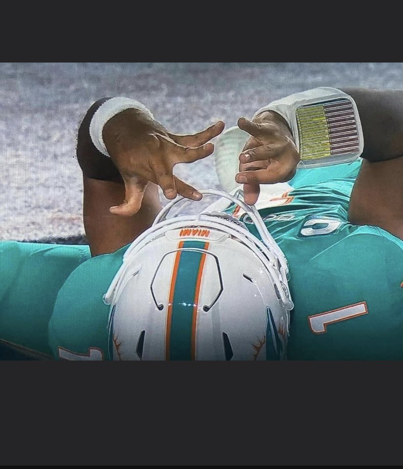 EvaBeaulieu's tweet image. There’s so much I could say in regards to concussions and the situation with Tua but this FB post I came across says it perfectly. Your child’s health is more valuable to me than another quarter, the next game, etc. I will always err on the side of caution.