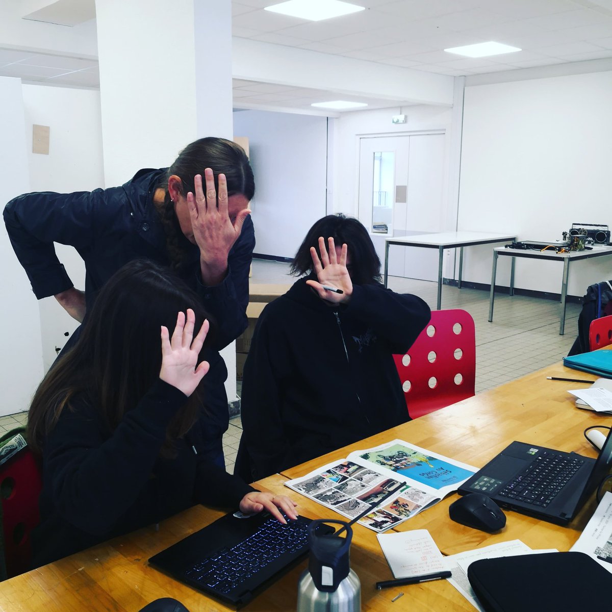 Badblocks of BIM "visiting of one mining container, in the jungle 🦍"
#tezos #ethereum #blockchain #nftart #js #crypto #design #graphicdesign #art #bitcoin #satoshi #mining