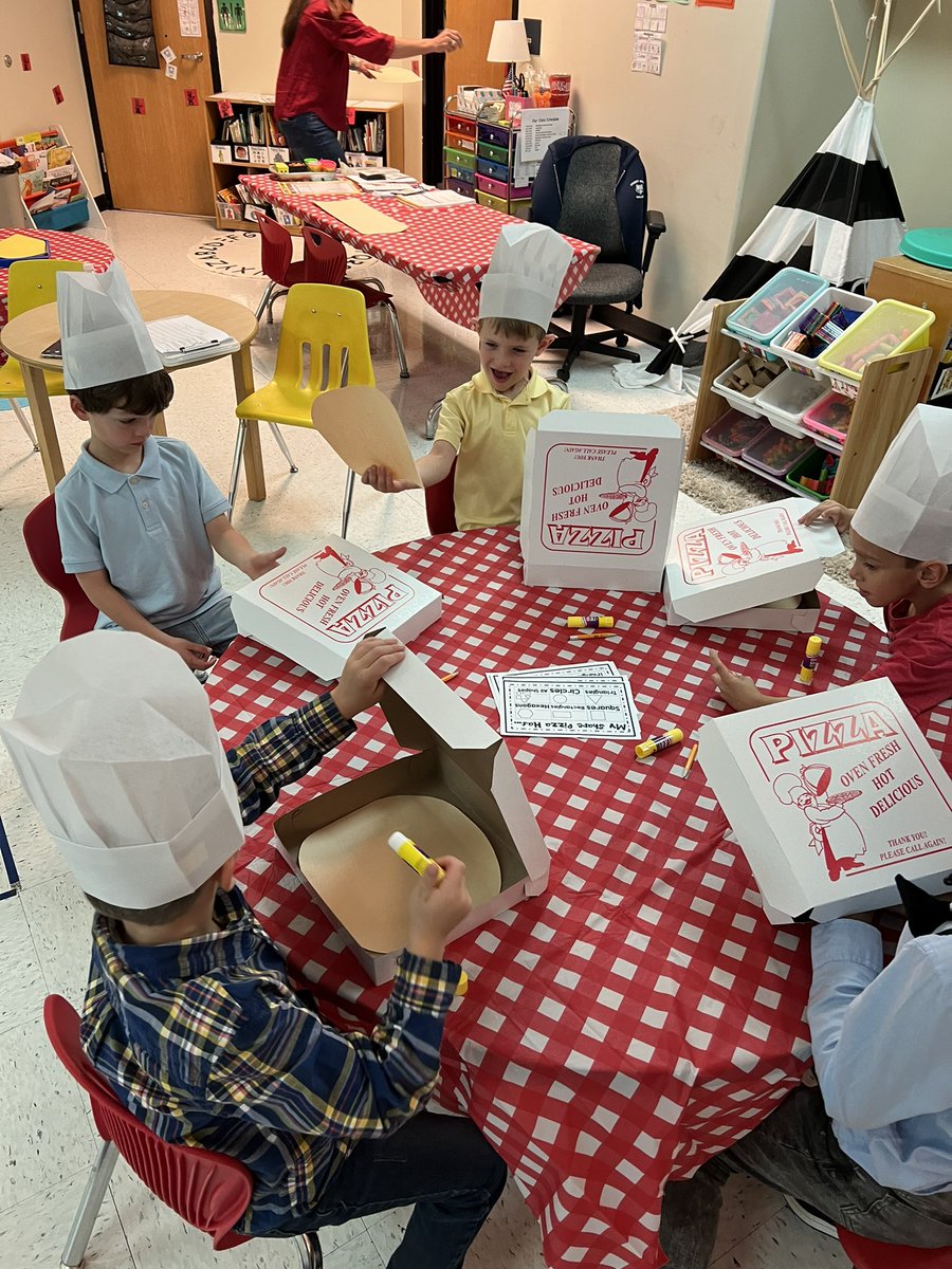 mrstaylor0's tweet photo. Such a fun day in kindergarten celebrating our shapes unit in math! The classroom was decorated and we built shape pizzas! 🍕these kids sure do know a lot about shapes! @SweetAppleES @andylallison @MaryBethMcCoy14 https://t.co/CgrGv0LdFa